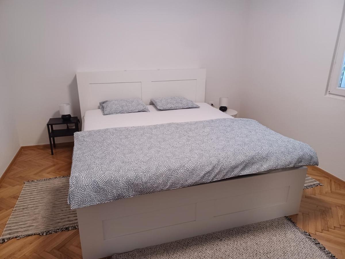 Apartments Andrea Jesenice  Ngoại thất bức ảnh