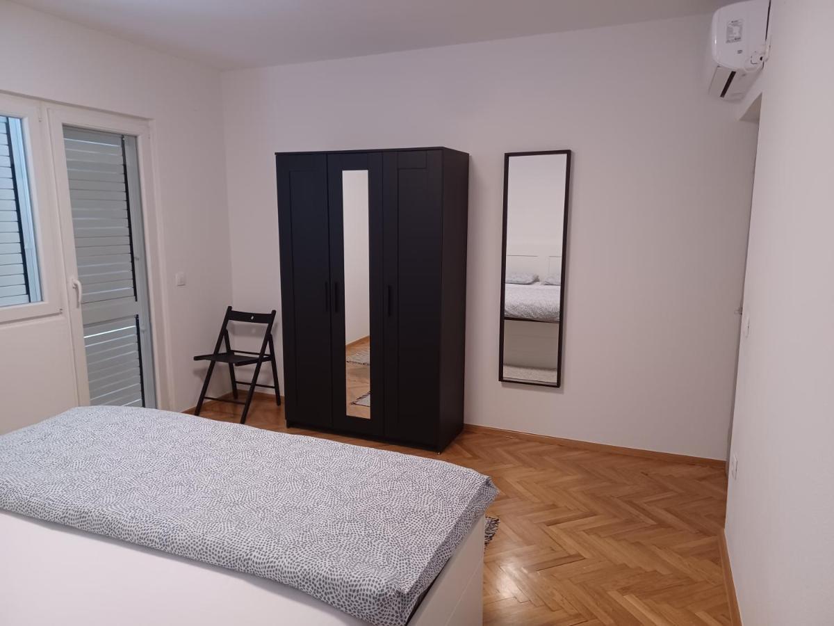 Apartments Andrea Jesenice  Ngoại thất bức ảnh