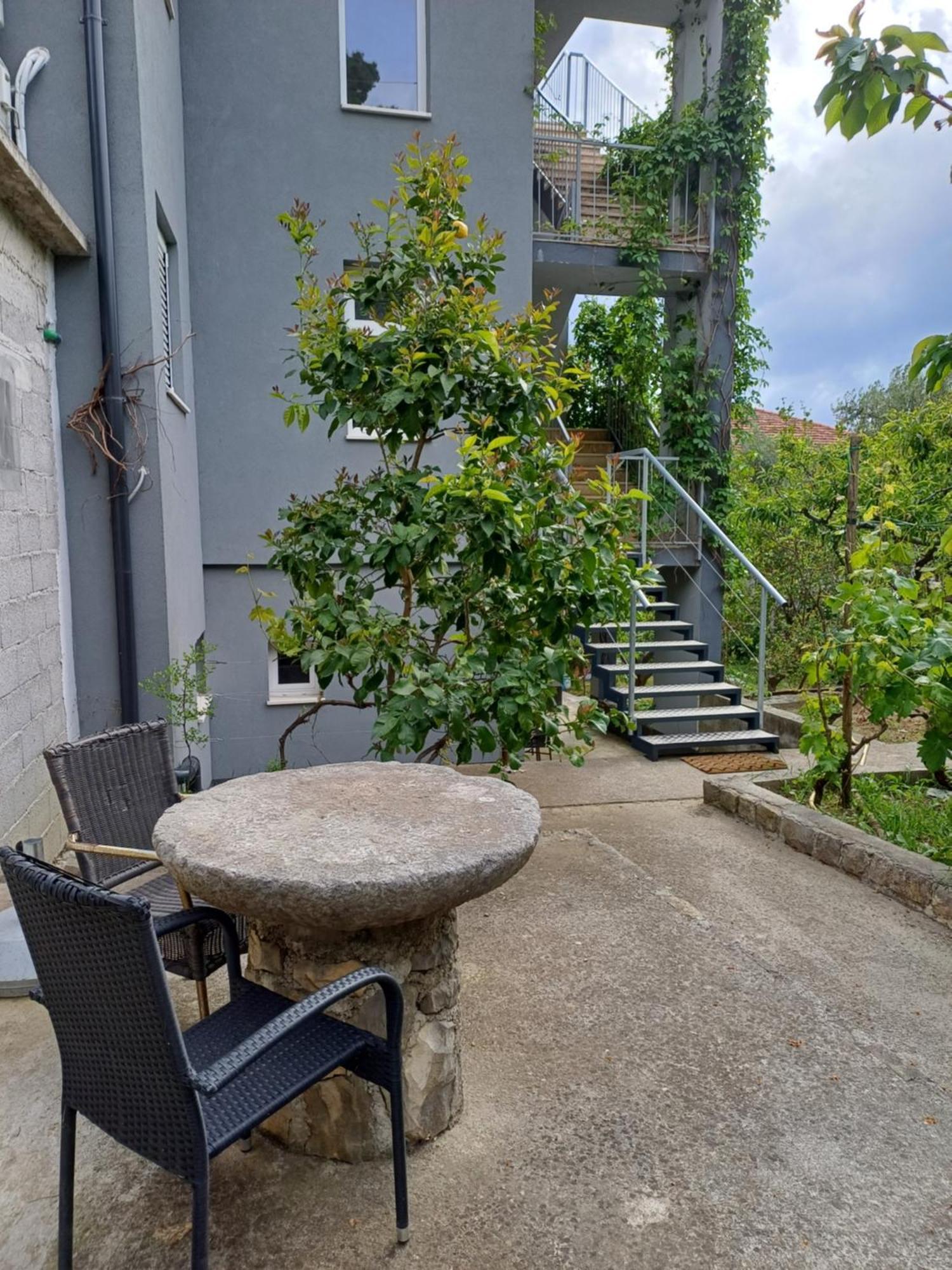 Apartments Andrea Jesenice  Ngoại thất bức ảnh